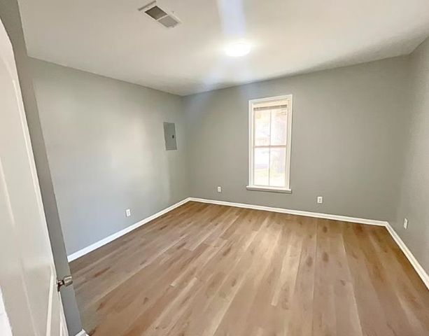 1492 N TREZEVANT ST, Memphis, TN 38108