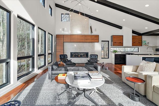 371 Dunegrass Circle Drive, Saugatuck, MI 49453