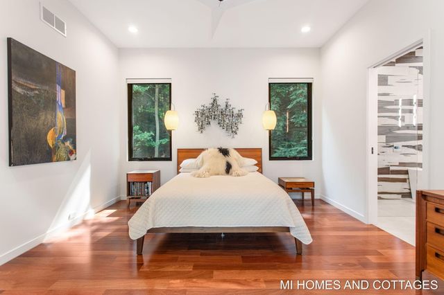 371 Dunegrass Circle Drive, Saugatuck, MI 49453