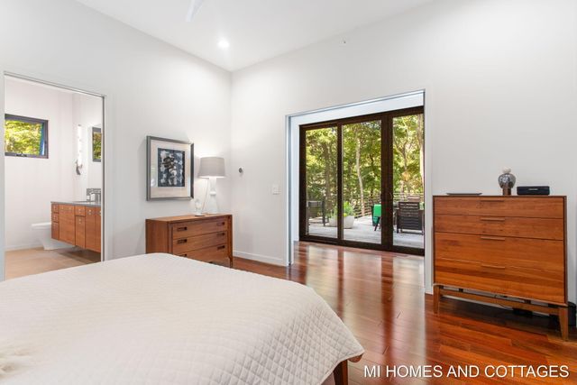 371 Dunegrass Circle Drive, Saugatuck, MI 49453