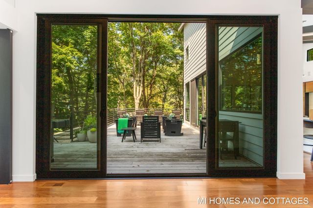 371 Dunegrass Circle Drive, Saugatuck, MI 49453