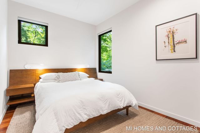 371 Dunegrass Circle Drive, Saugatuck, MI 49453