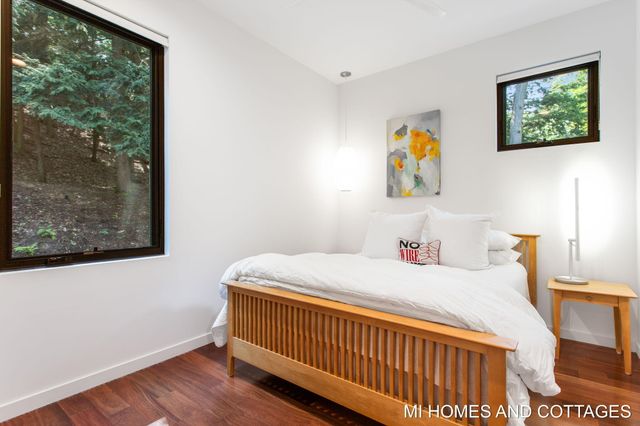 371 Dunegrass Circle Drive, Saugatuck, MI 49453