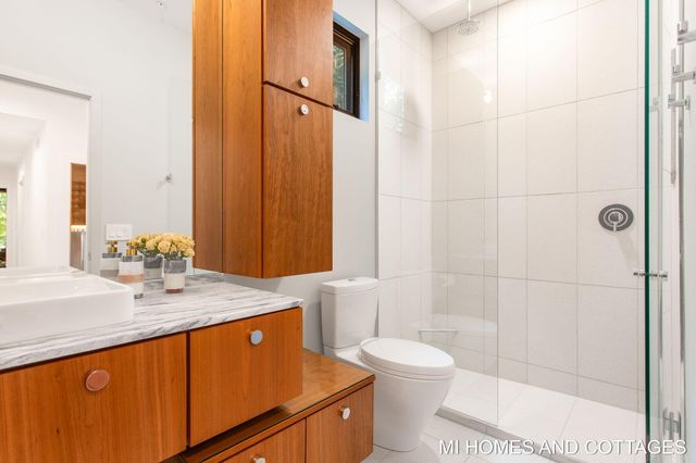 371 Dunegrass Circle Drive, Saugatuck, MI 49453