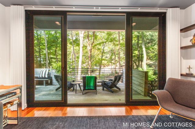 371 Dunegrass Circle Drive, Saugatuck, MI 49453