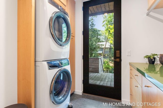 371 Dunegrass Circle Drive, Saugatuck, MI 49453