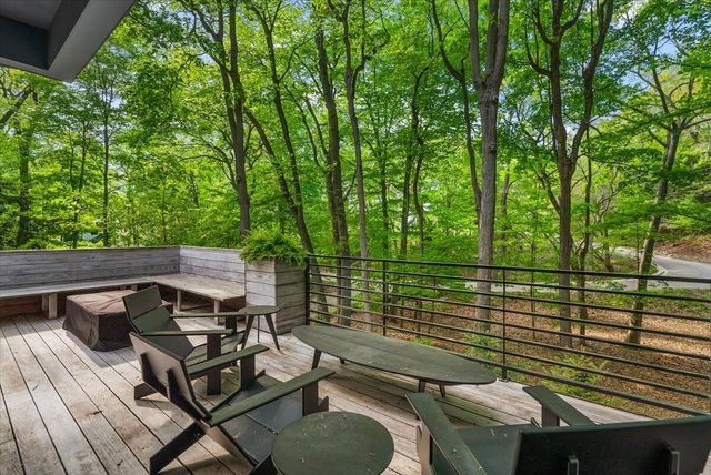 371 Dunegrass Circle Drive, Saugatuck, MI 49453