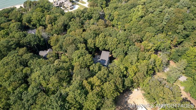 371 Dunegrass Circle Drive, Saugatuck, MI 49453