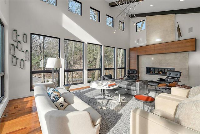 371 Dunegrass Circle Drive, Saugatuck, MI 49453