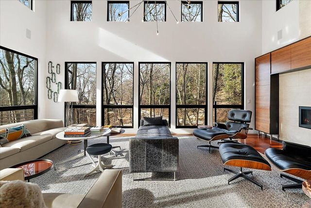 371 Dunegrass Circle Drive, Saugatuck, MI 49453