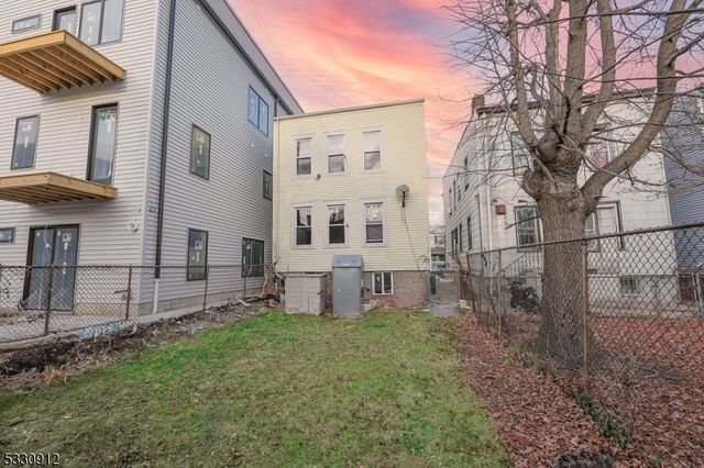 171 Armstrong Ave, Jersey City, NJ 07305