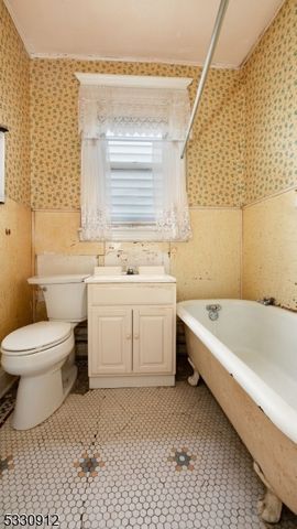 171 Armstrong Ave, Jersey City, NJ 07305