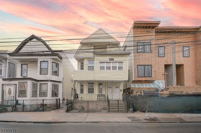 171 Armstrong Ave, Jersey City, NJ 07305