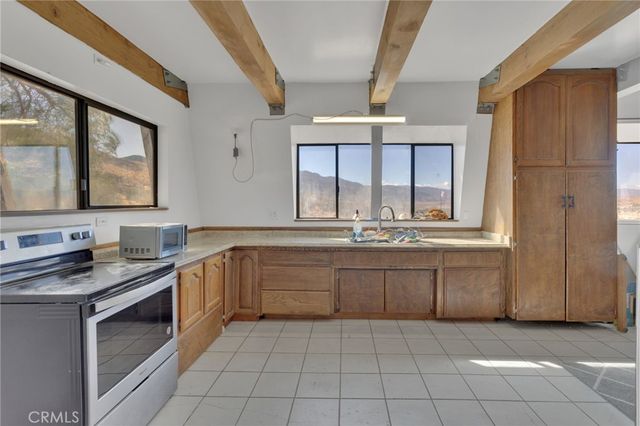 19765 Rox Road, Apple Valley, CA 92308