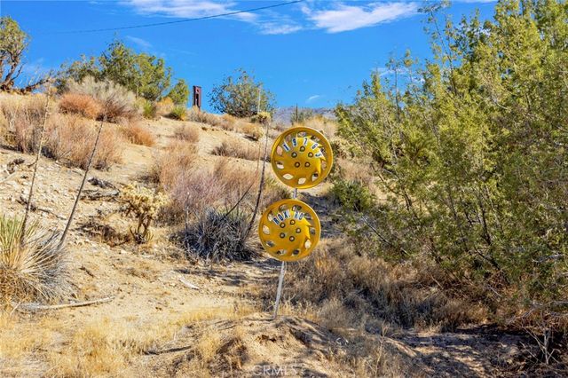 19765 Rox Road, Apple Valley, CA 92308