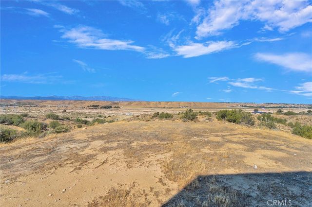 19765 Rox Road, Apple Valley, CA 92308
