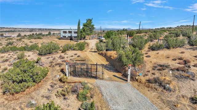 19765 Rox Road, Apple Valley, CA 92308