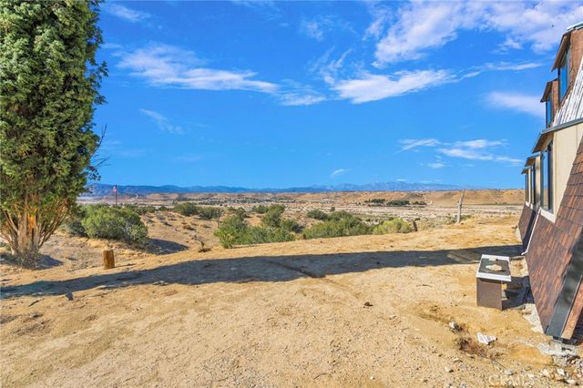 19765 Rox Road, Apple Valley, CA 92308