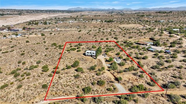 19765 Rox Road, Apple Valley, CA 92308