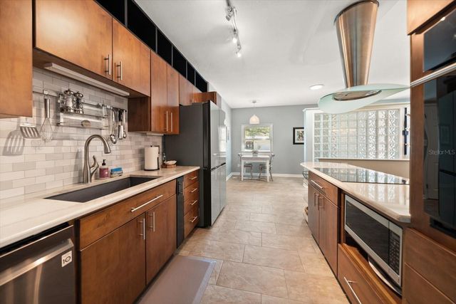 210 LIVE OAK LANE, Largo, FL 33770