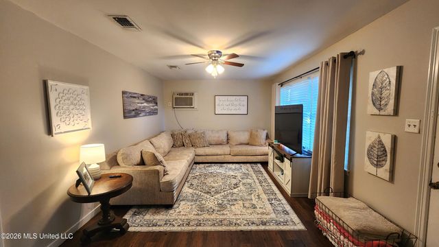 213 Holly Drive, Natchez, MS 39120