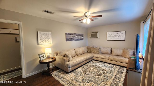 213 Holly Drive, Natchez, MS 39120