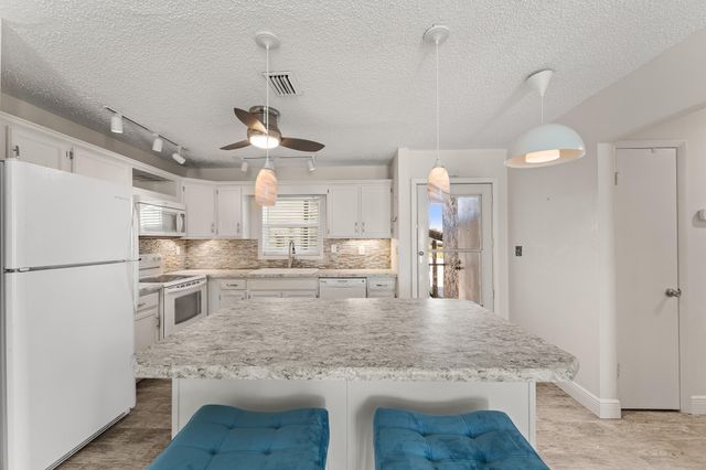 6531 SE Federal Highway S201, Stuart, FL 34997