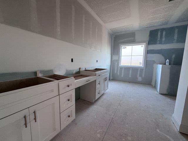 182 Harvest Moon Ct, Clarksville, TN 37043