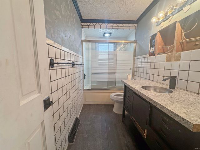 3920 W Maryland Street, Evansville, IN 47720