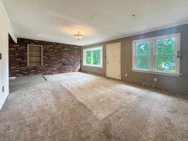 3920 W Maryland Street, Evansville, IN 47720