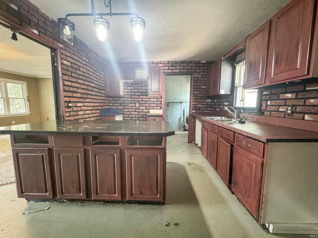 3920 W Maryland Street, Evansville, IN 47720