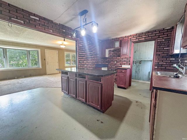 3920 W Maryland Street, Evansville, IN 47720