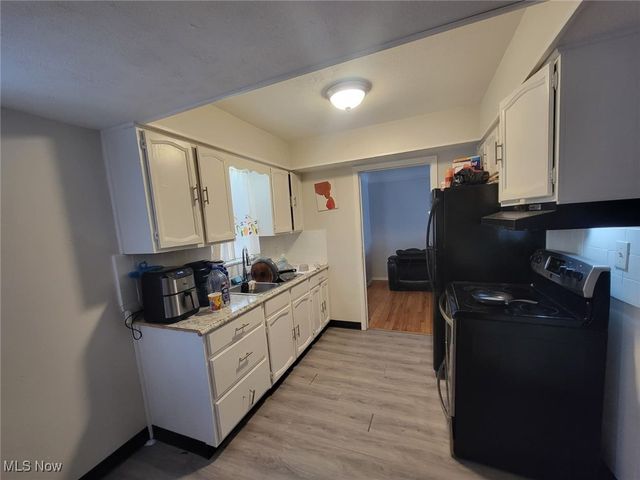 3802 Fairoaks Road, South Euclid, OH 44121