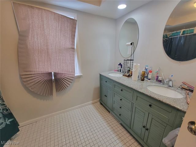 3802 Fairoaks Road, South Euclid, OH 44121