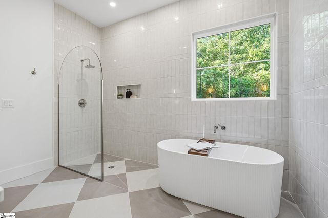 22 Jesse Court, Taylors, SC 29687
