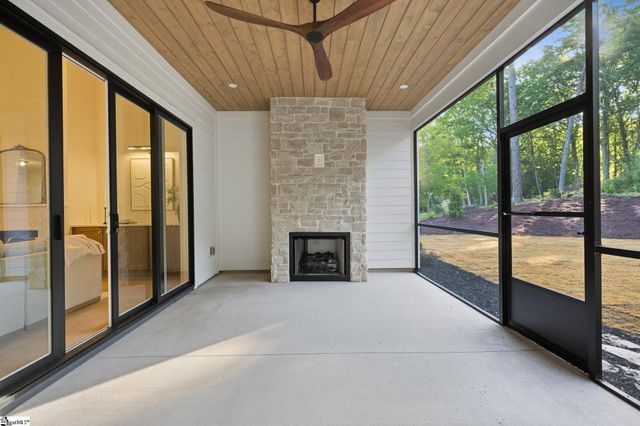 22 Jesse Court, Taylors, SC 29687