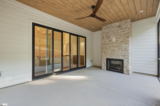 22 Jesse Court, Taylors, SC 29687