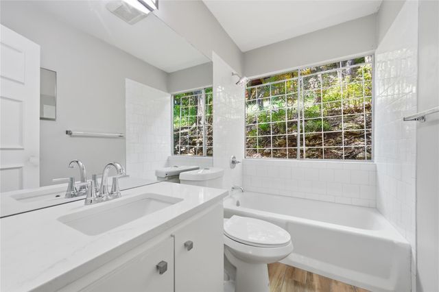 7 Hull Circle DR, Austin, TX 78746