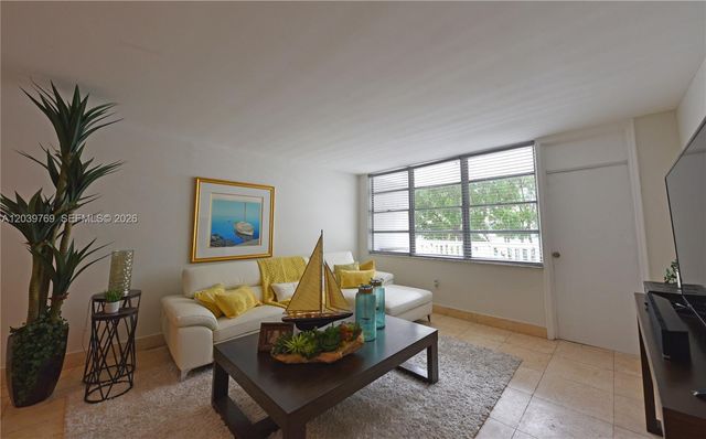 2016 Bay Dr 201, Miami Beach, FL 33141