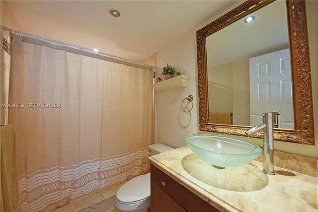 2016 Bay Dr 201, Miami Beach, FL 33141