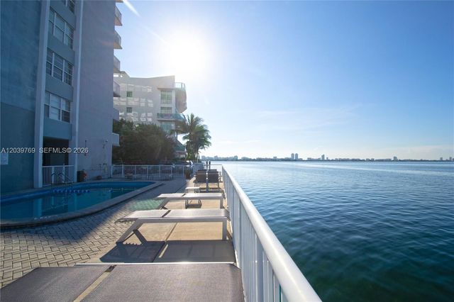 2016 Bay Dr 201, Miami Beach, FL 33141