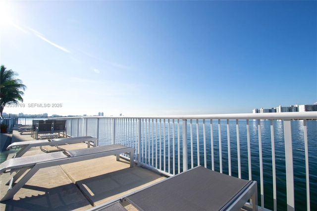 2016 Bay Dr 201, Miami Beach, FL 33141