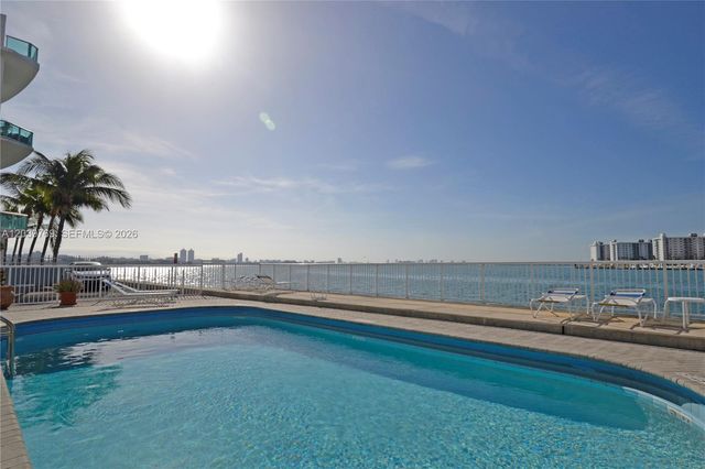 2016 Bay Dr 201, Miami Beach, FL 33141