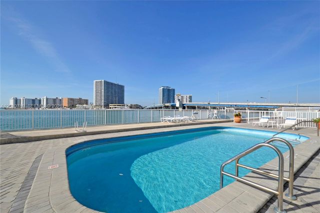 2016 Bay Dr 201, Miami Beach, FL 33141