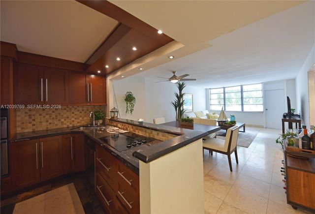 2016 Bay Dr 201, Miami Beach, FL 33141