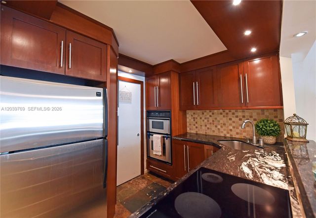 2016 Bay Dr 201, Miami Beach, FL 33141