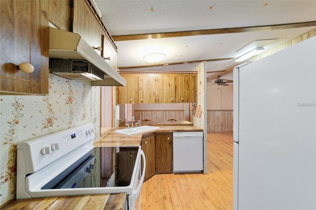 13168 NE 19TH LANE, Silver Springs, FL 34488