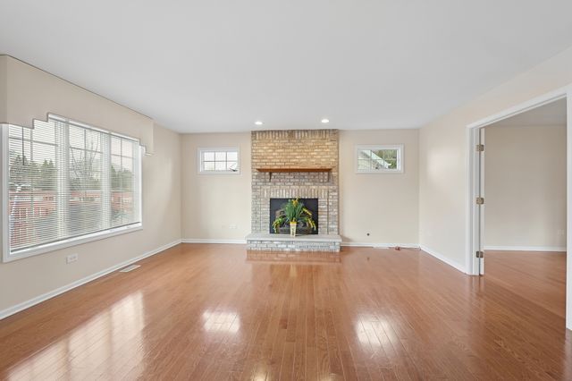 18036 Crystal Lane, Lansing, IL 60438
