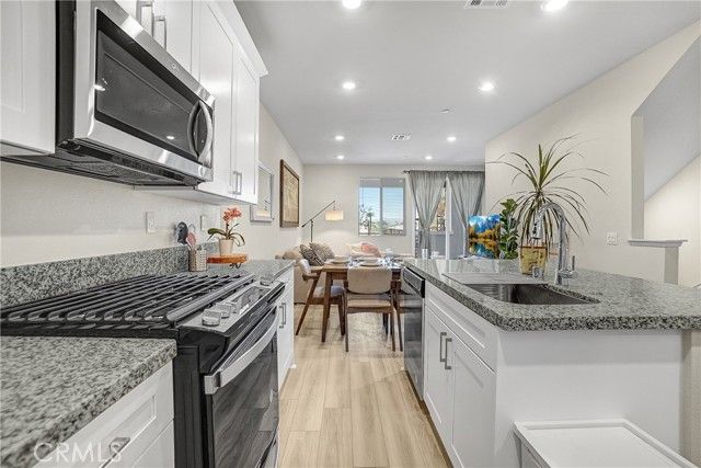 288 Lockhart Way, West Covina, CA 91790