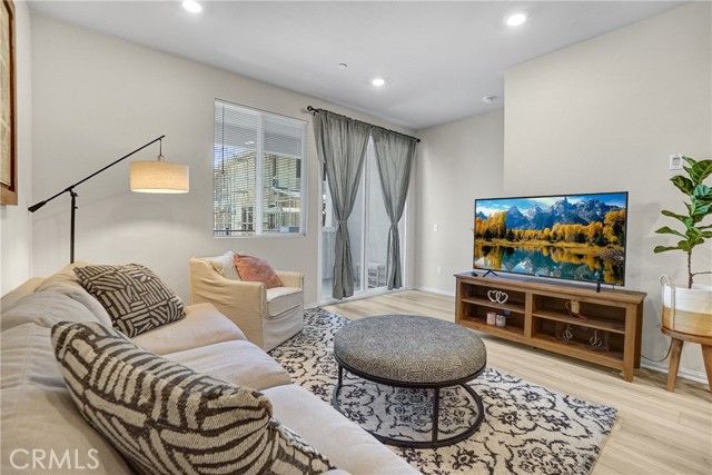 288 Lockhart Way, West Covina, CA 91790